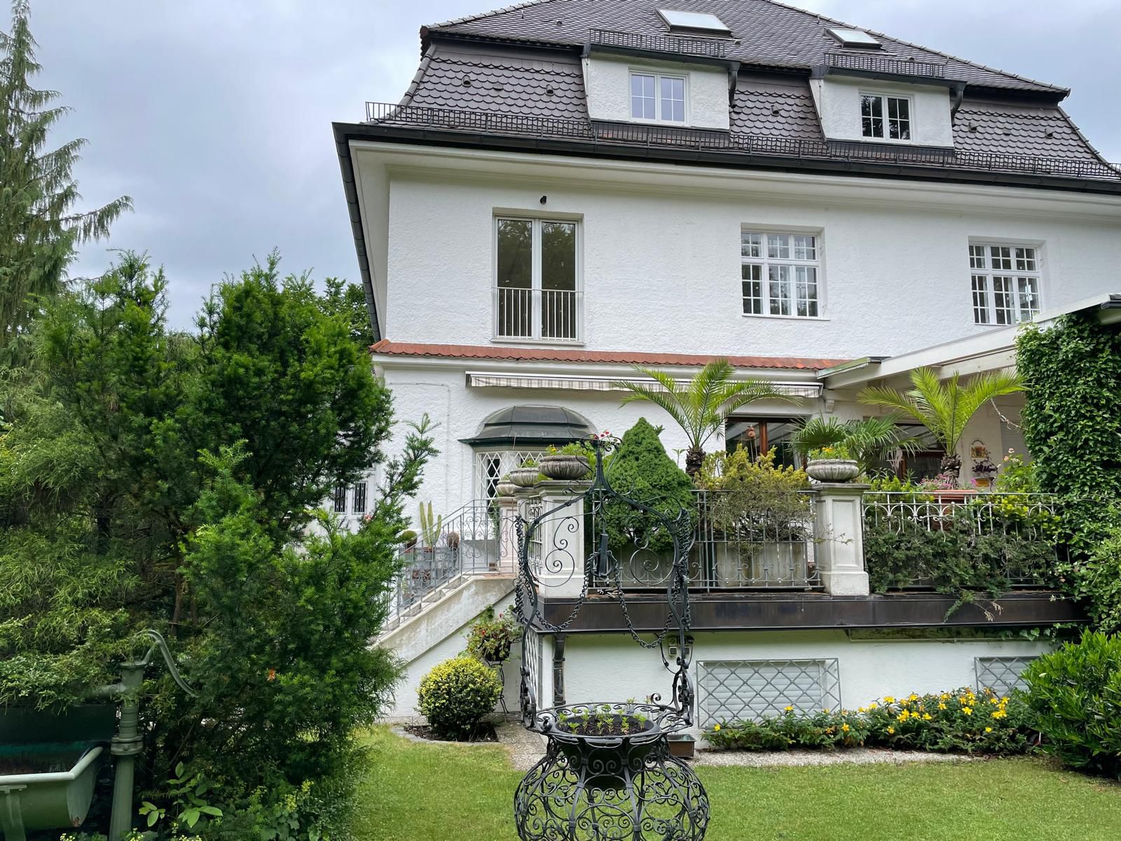 Mehr über den Artikel erfahren Erstbezug nach Renovierung! 4-Zimmer-Wohnung mit Südbalkon in Bestlage Grünwald